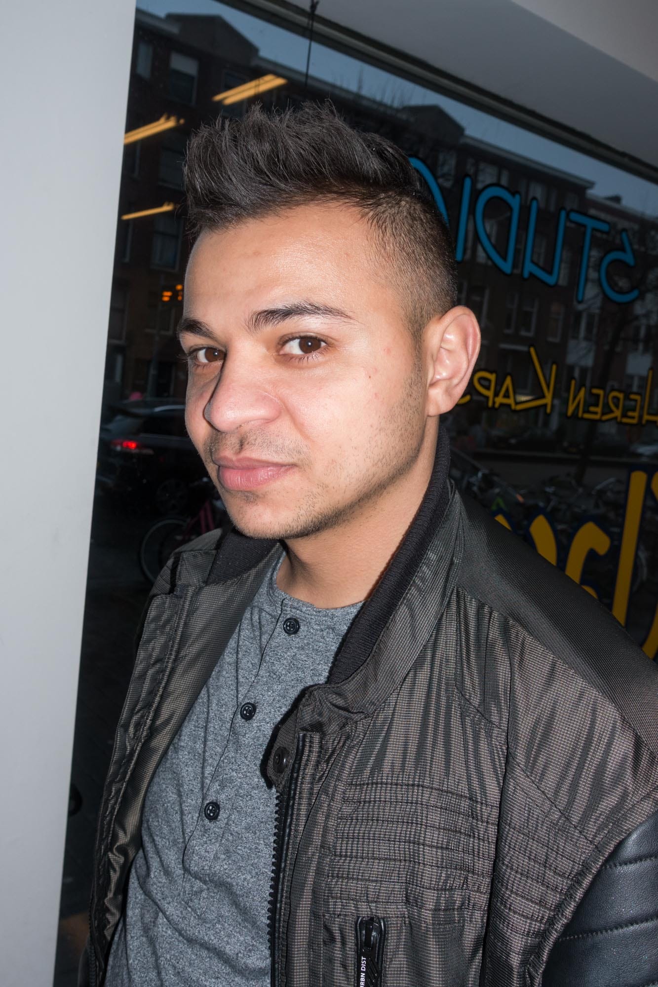 Portrait of a man in Delfshaven, Rotterdam. © Florian Braakman