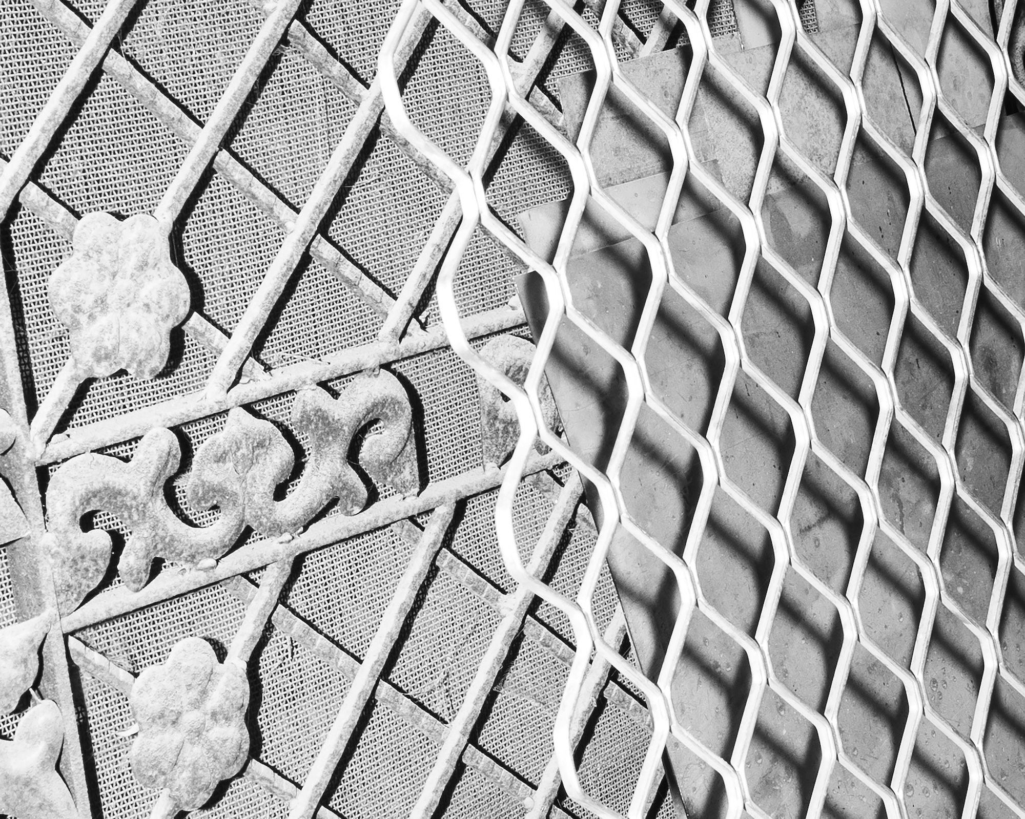 Black and white close-up of a fence © Aaryan Sinha