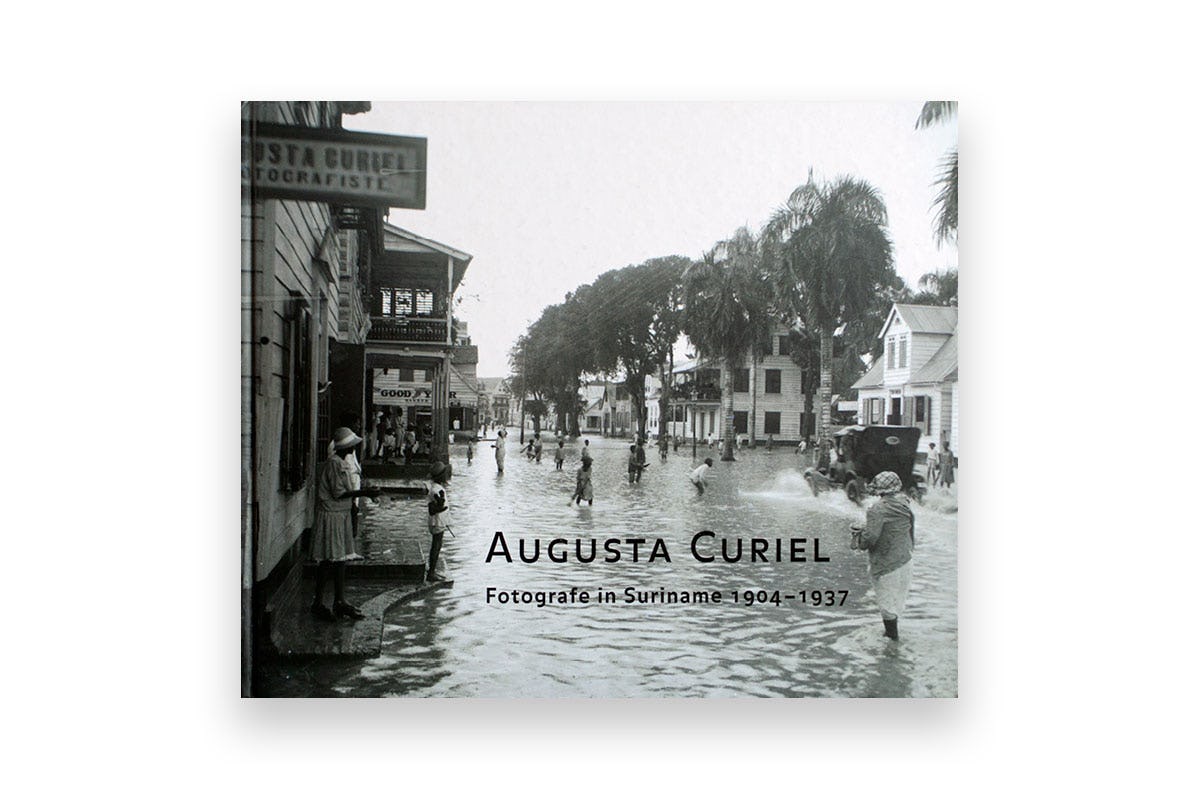 Front cover of Augusta Curiel: Fotografe in Suriname