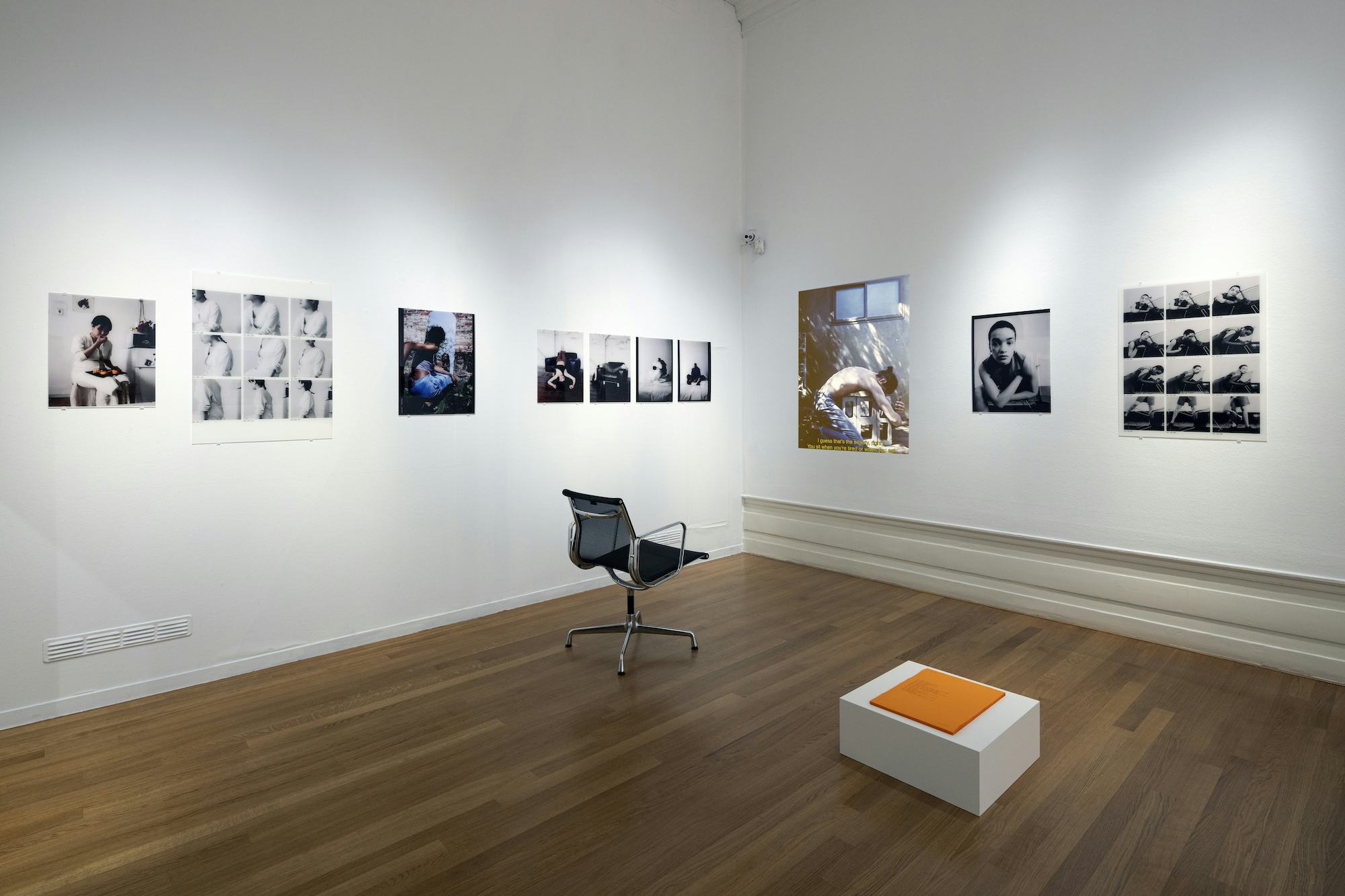 Installation photo of The Act of Sitting by Ritsch Sisters at Foam © Foam. Photo: Christian van der Kooy